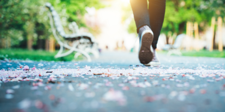 LA MARCHE : LE SECRET POUR UN ESPRIT LEGER