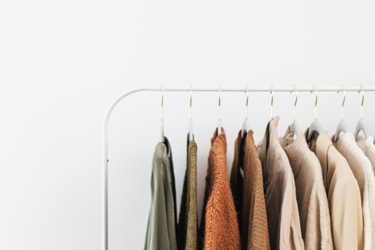 UNE GARDE-ROBE MINIMALISTE ET FEMININE